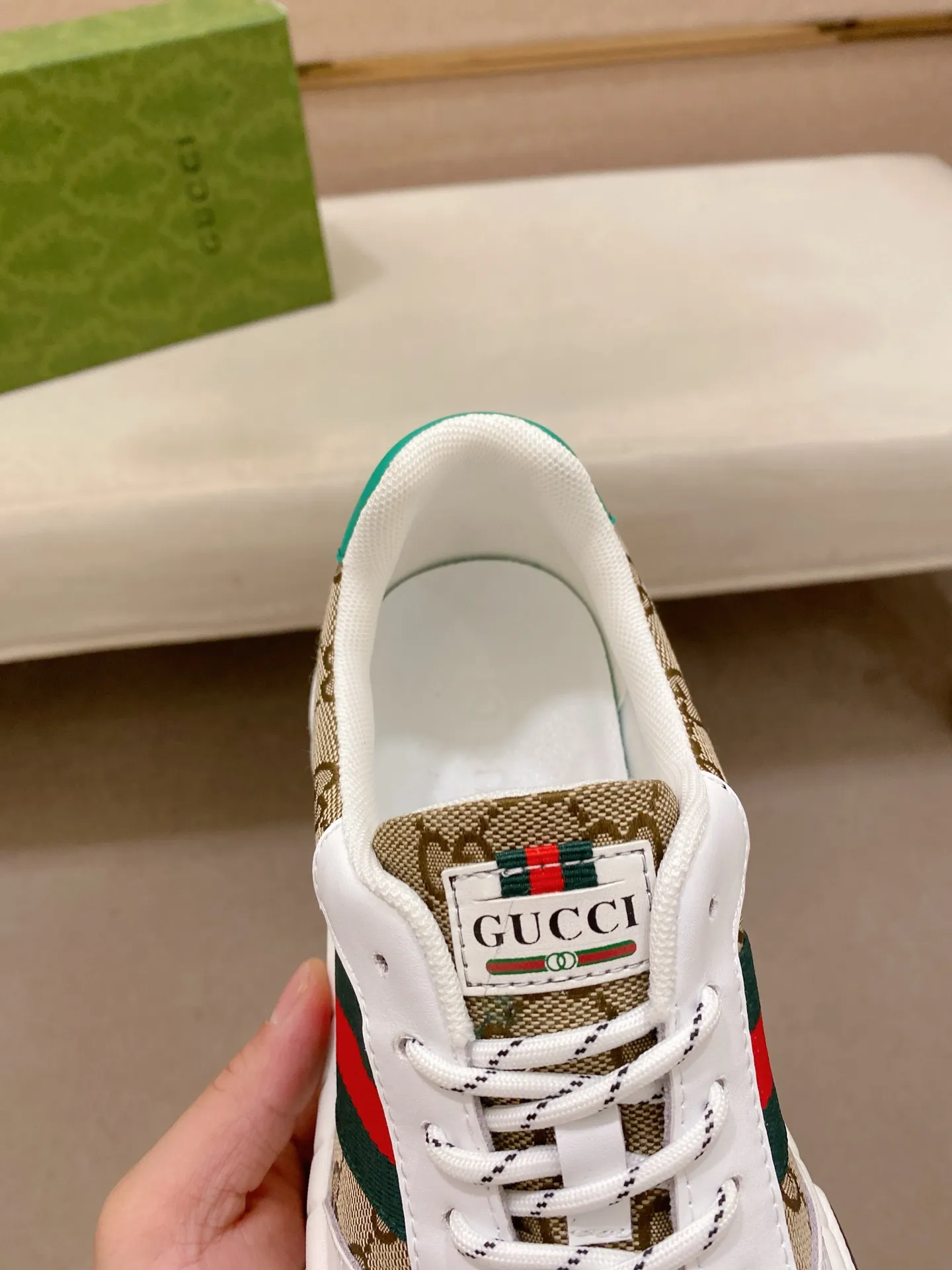 Men's Men's Shoes 442💰 High-quality new GUCCI counters are on the market at the same time. The new men's shoes, 😘fabrics are selected from imported cowhide, and the lining is sheepskin lining. 👍🏿 High-end ☄️ air-cushion molded anti-slip rubber outsole, exquisite lines, simple and elegant, comfortable and high-end for leisure travel. Code number: 38 to 44 (45 can be customized and cannot be returned or exchanged)